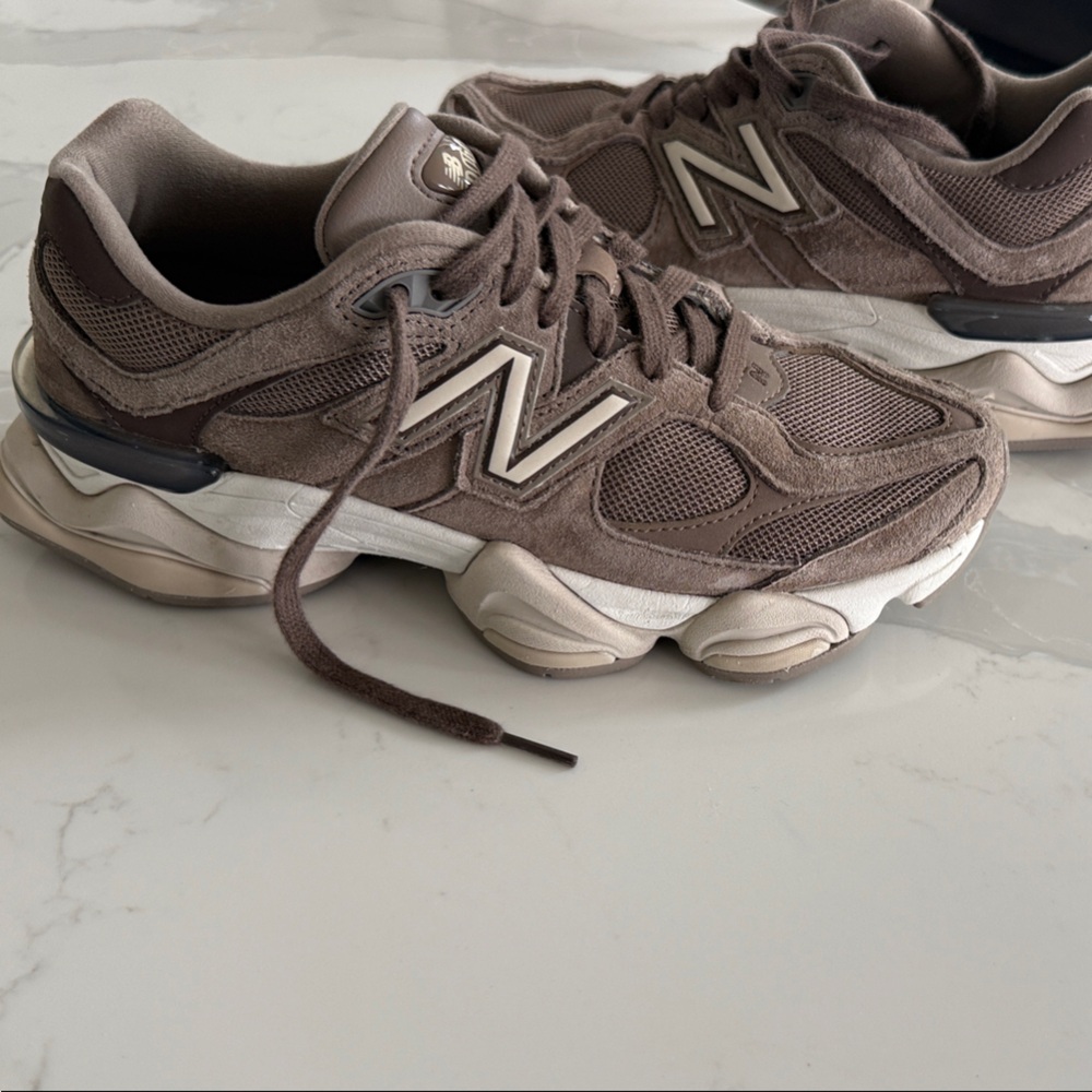 New Balance RARE COLOR - SOLDOUT 9060 Mushroom Brown Sneakers 6.5 M 8.5 W - Picture 2 of 5